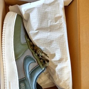 Nike men's size 9 air force one gortex